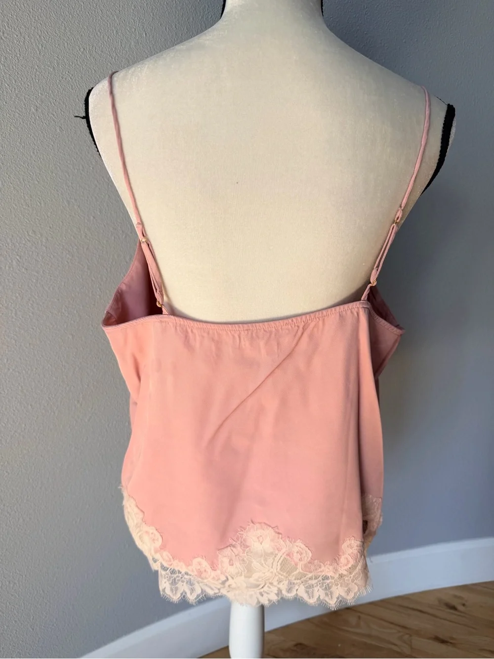 Nordstrom Pink Lace Trim Camisole Top V-Neck Spaghetti Strap Size Large